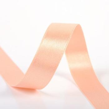 Satinband 6 mm in Lachs auf der Rolle, glänzende Oberfläche